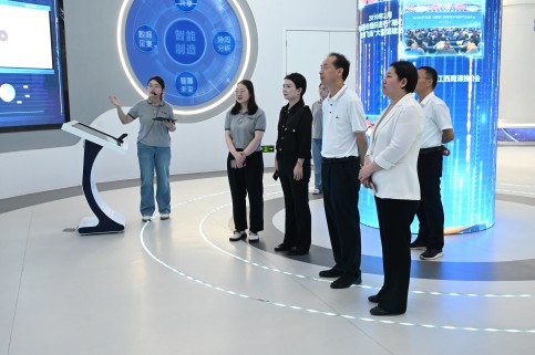 宜兴市人大常委会领导一行参访67381cm顶级游戏娱乐股份